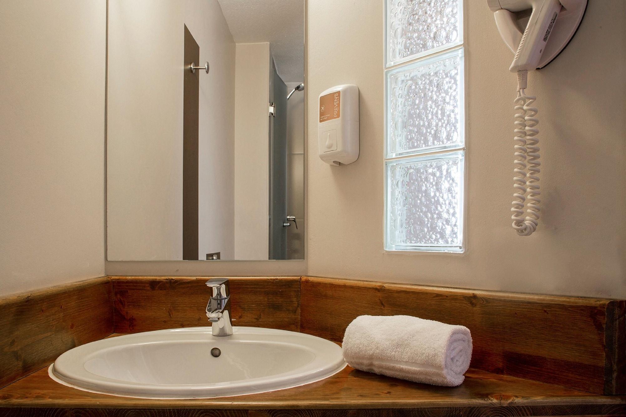 Kyriad Direct Nord Hotel 2*