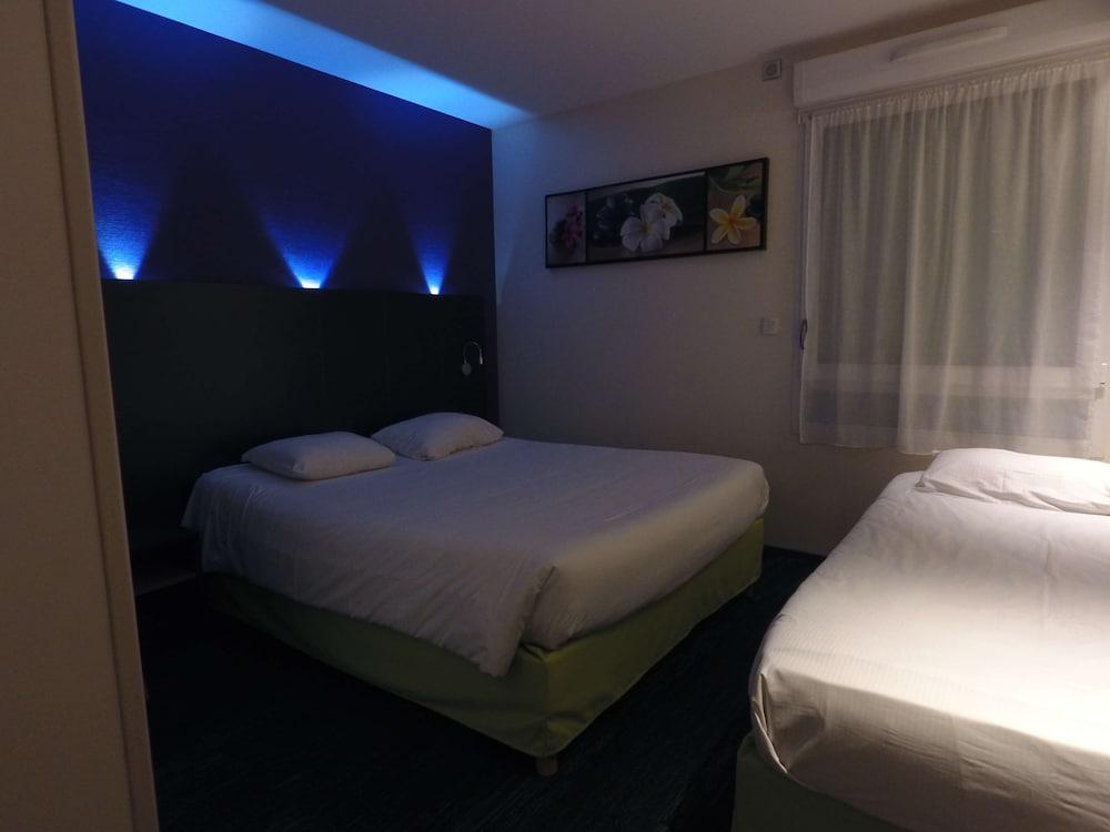 Hotel Kyriad Direct Nord