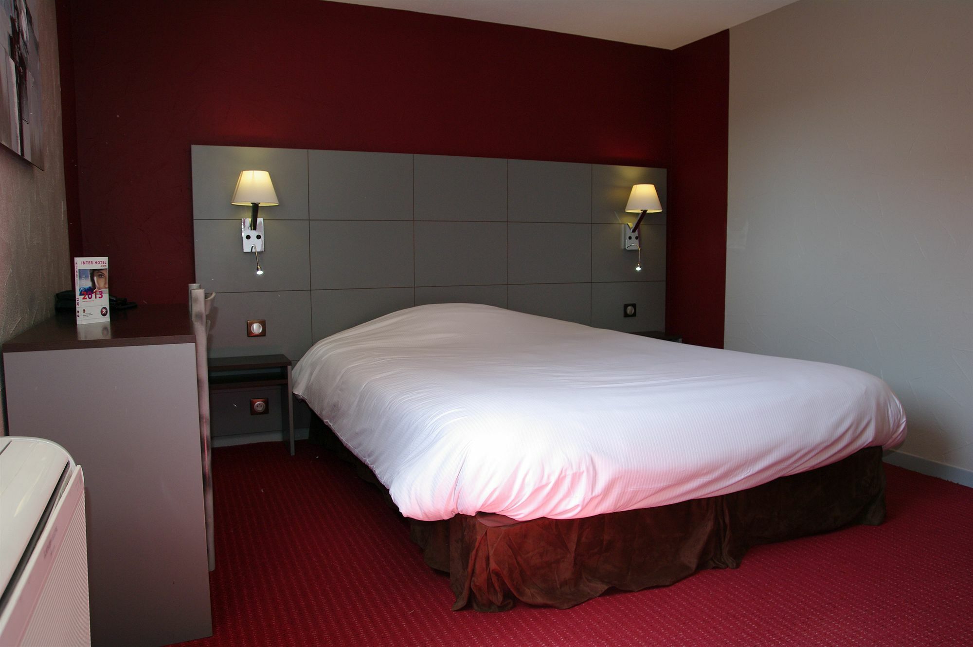 Hotel Kyriad Direct Nord